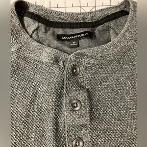 Banana Republic Men’s XL Gray Henley Sweater